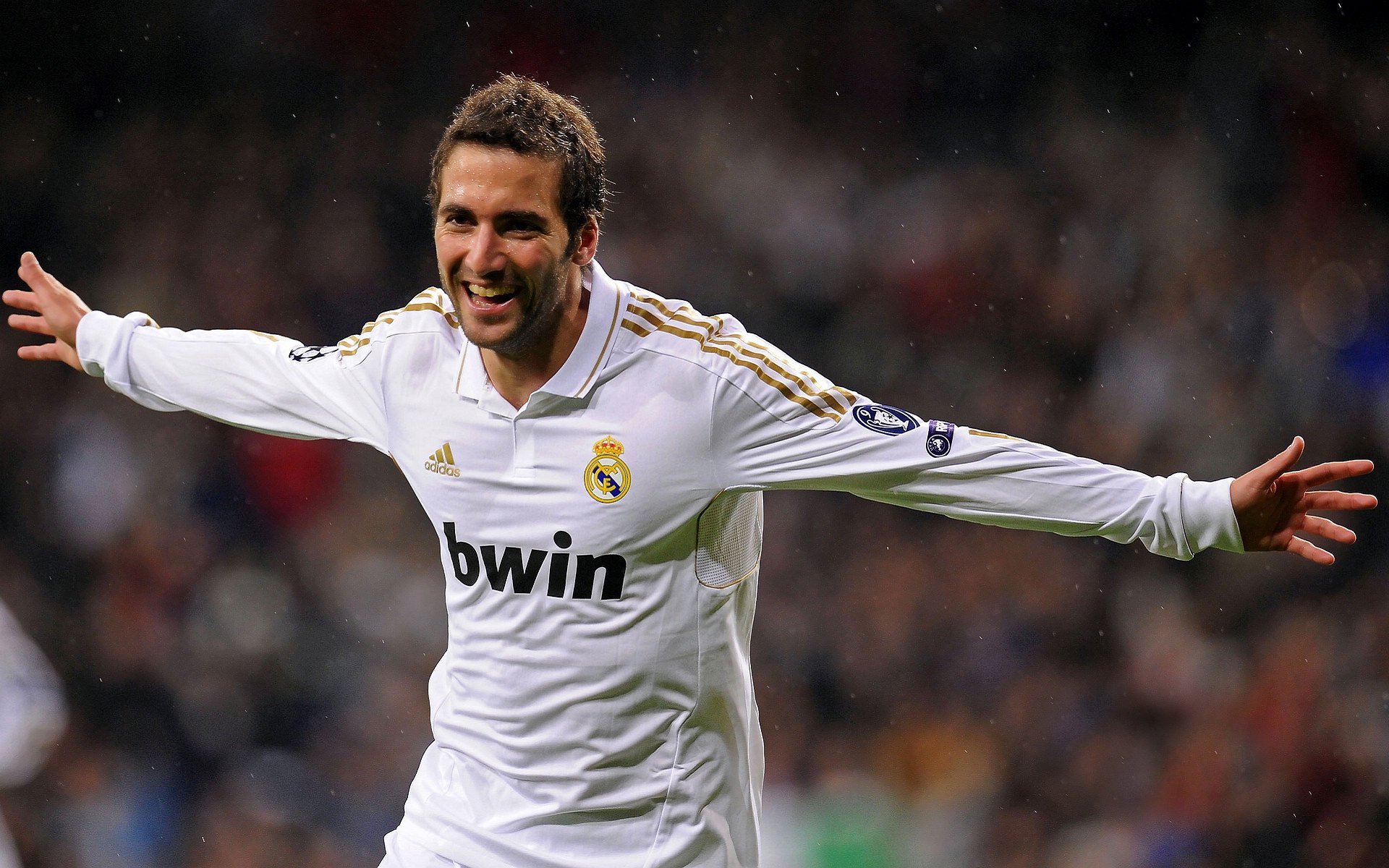 俱乐部在青训基地发现潜力新星并予以重点培养，俱乐部青训条件