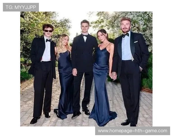 贝克汉姆与萨巴伦卡同框，展现运动与时尚的完美融合，贝克汉姆删卡